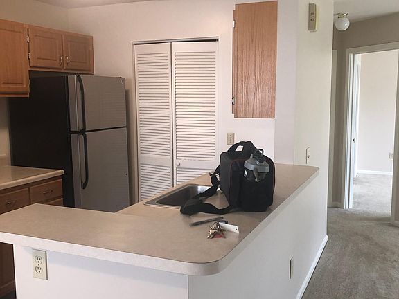 3rd image of 283 Bennington Hills Ct #283