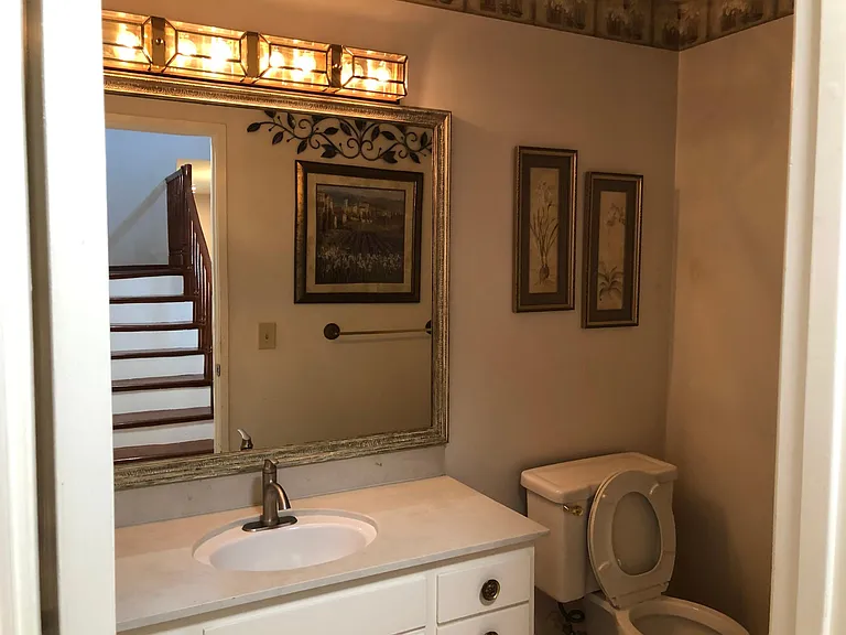 21960 Oaknoll Ct — Photo 19