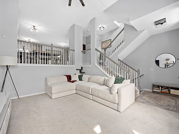4th image of 1103 Longwood Dr