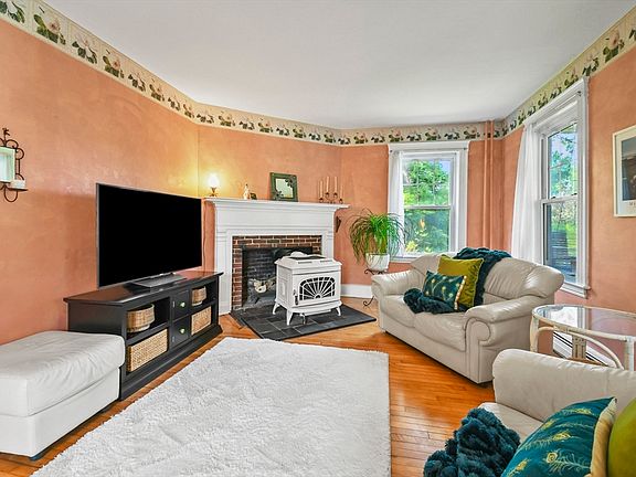 5th image of 25 Holman St
