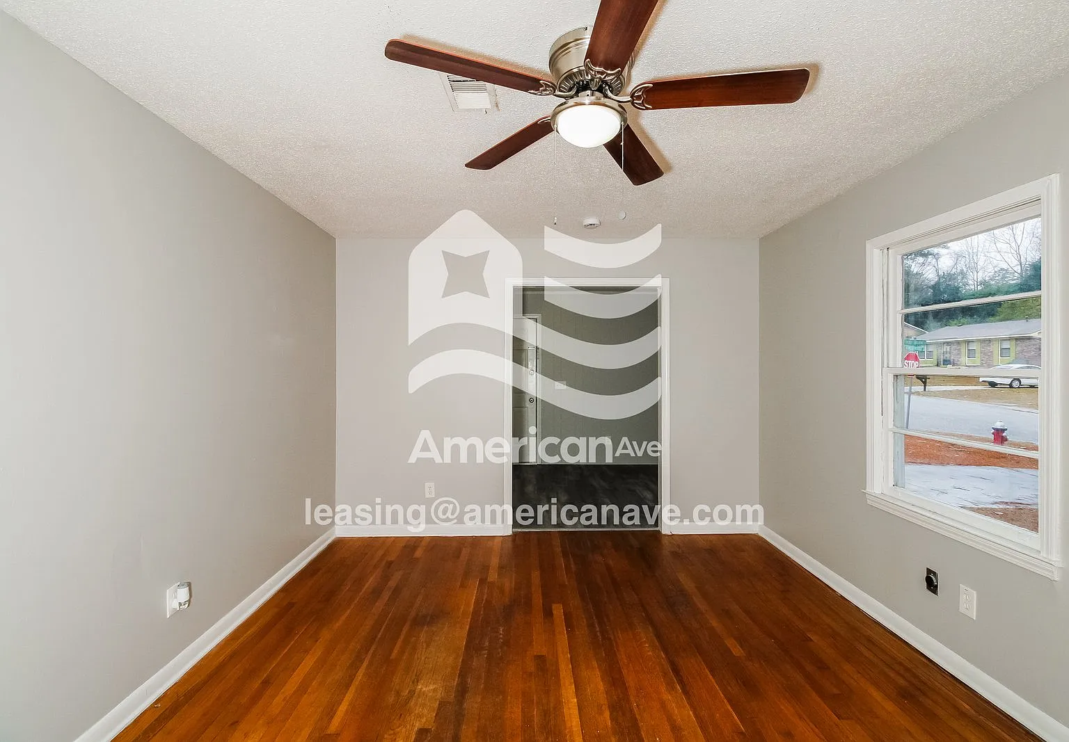 3 bed, 2.0 bath, 972 sqft, $1,297 — Photo 4