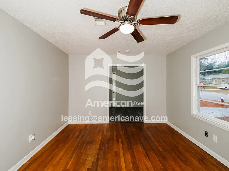 524439_004_wm_-_living_room_13458619.jpg