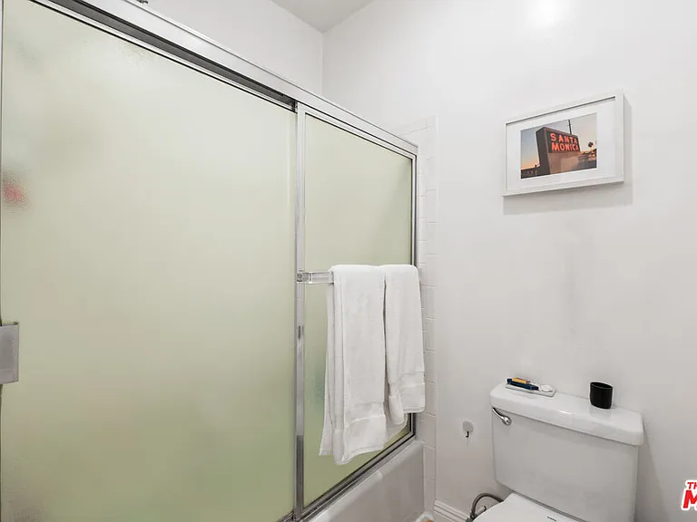 900 Euclid St #403 — Photo 15