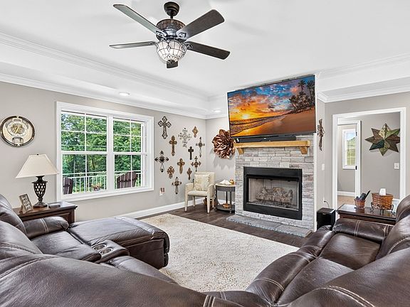3rd image of 1700 Eagle Landing Dr