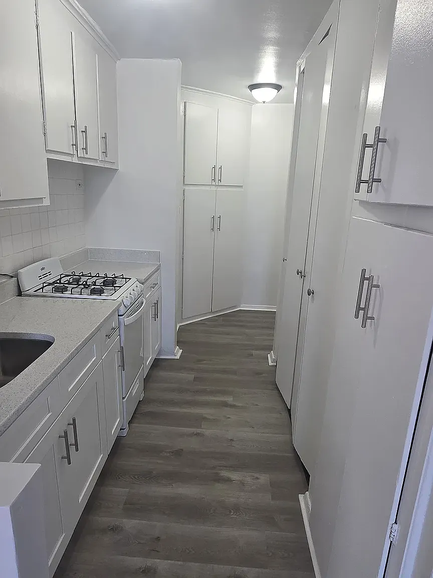 81-14 Baxter Avenue — Photo 3