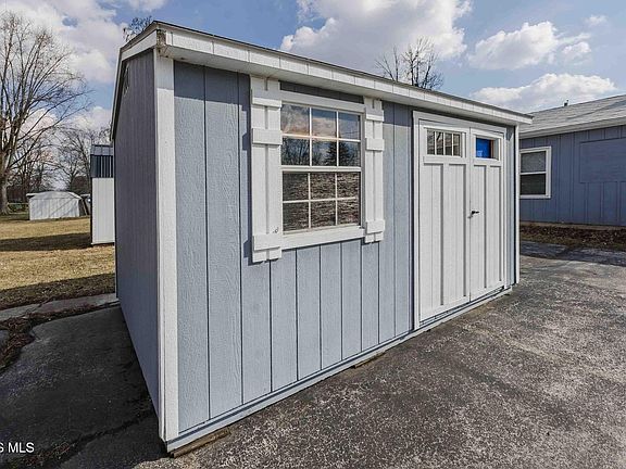 4th image of 400 E Pearl St