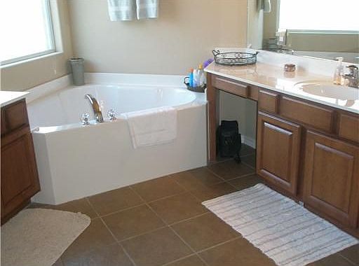 5th image of 7510 Freds Folly Dr