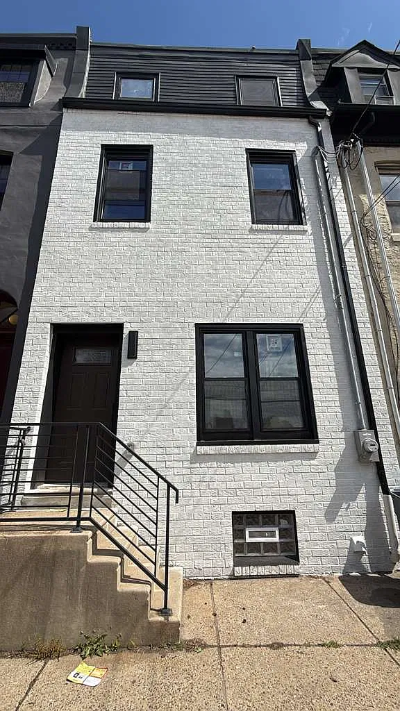 4 bed, 2.5 bath, 1920 sqft, $5,000 — Photo 1