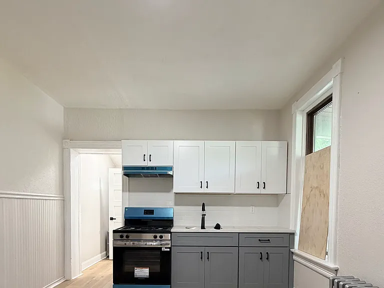 100 N Johnston Ave — Photo 8