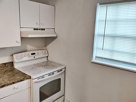 3rd image of 1036 N Missouri Ave