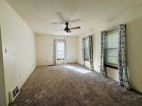 3rd image of 809 Inlet Ave