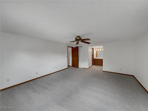 5th image of 7045 Anthony Ln