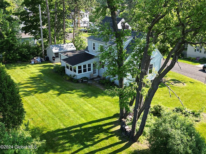 5th image of 27 Spring Avenue