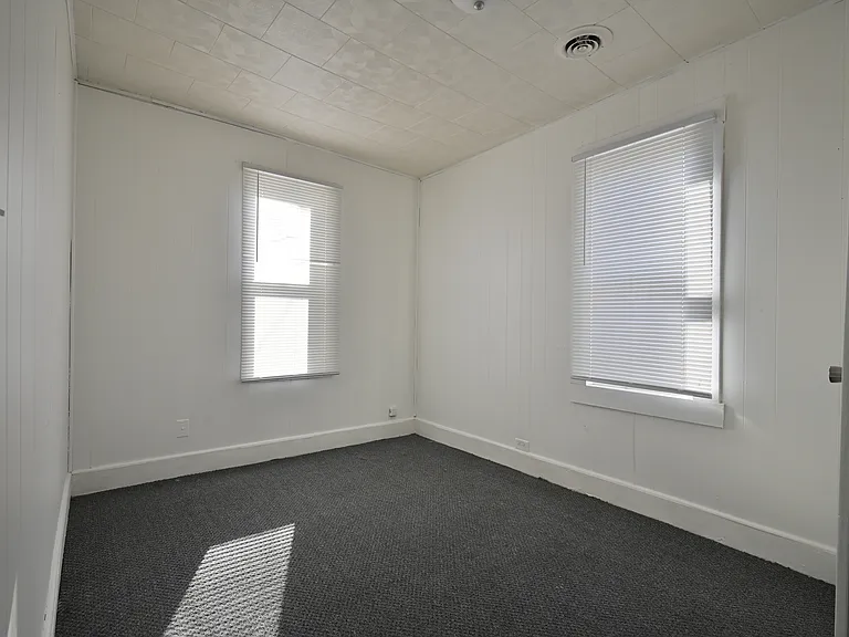 916 W Maple Ave N — Photo 8