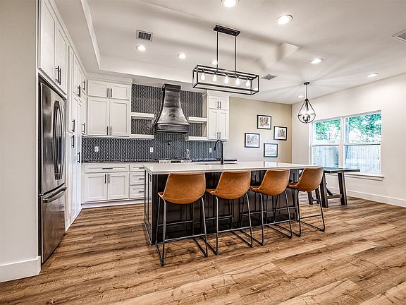 4th image of 437 E Latimer Pl