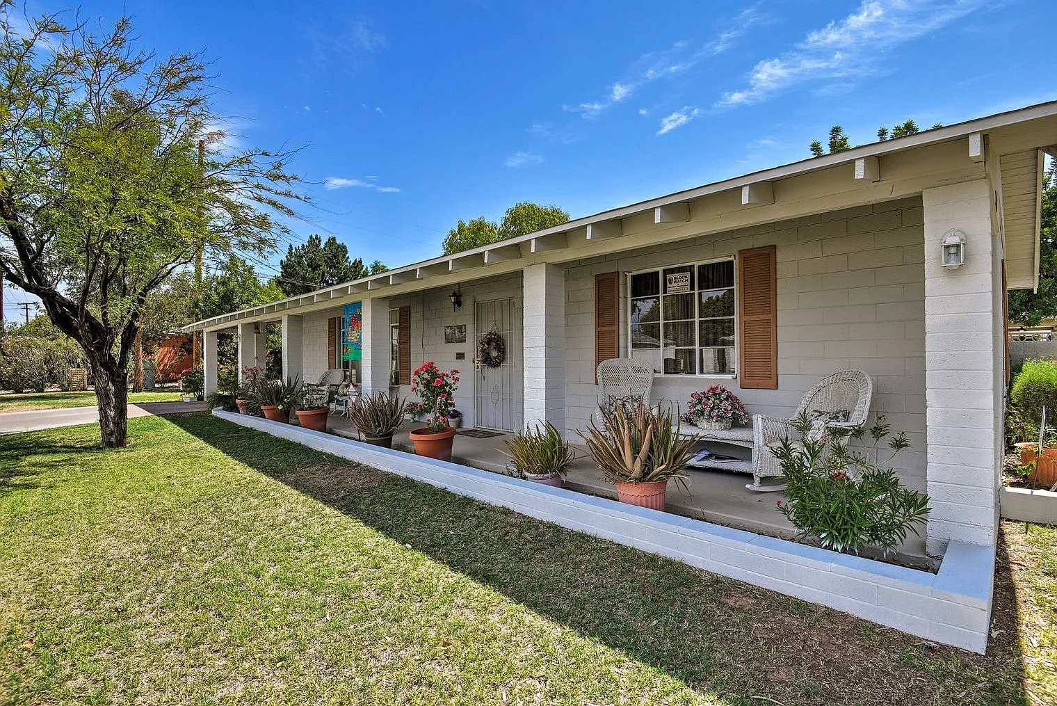 2 bed, 1.0 bath, 1119 sqft, $3,808 — Photo 4