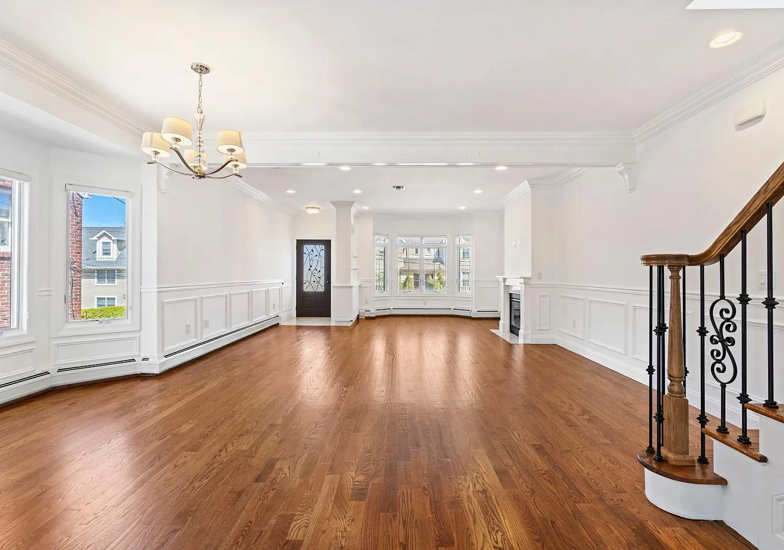 4 bed, 3.5 bath, 2100 sqft, $5,400 — Photo 4