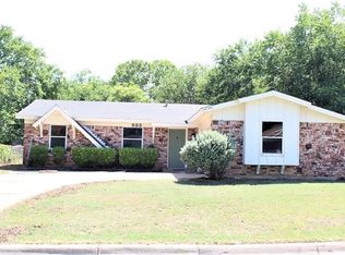533 NW Hillery St, Burleson, TX 76028