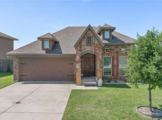 202 Boulder Dr, Navasota, TX 77868