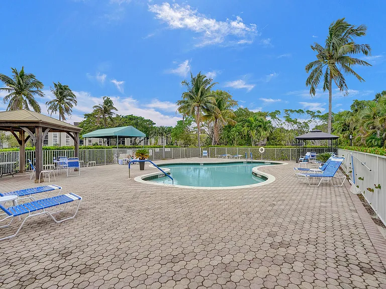 955 Egret Cir #405 — Photo 40