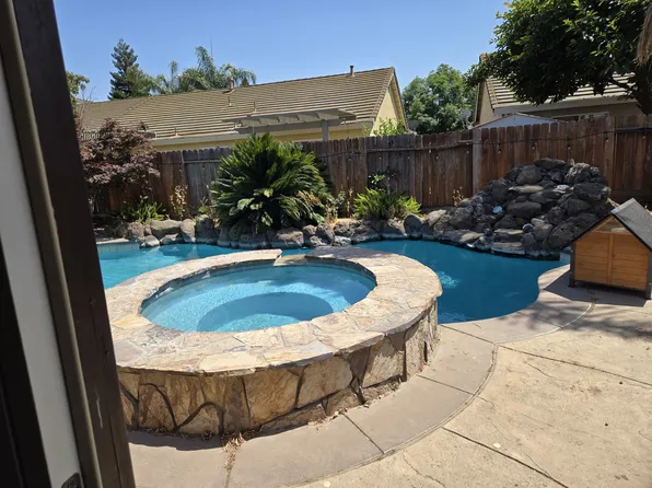 2500 Vienna Ct, Modesto, CA 95355