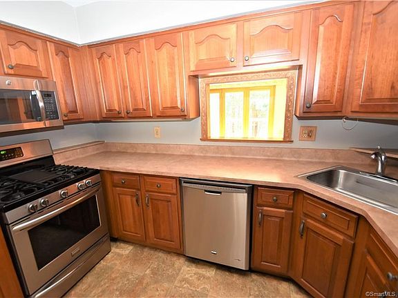 5th image of 2606 Mill Pond Dr Unit 2606