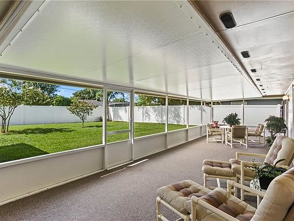 5th image of 8054 Nicklaus Dr