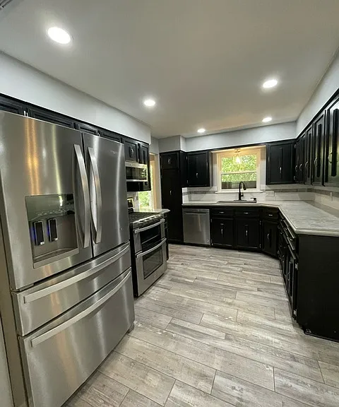 106 Oak Hills Dr — Photo 1