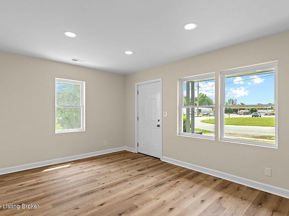 4th image of 3515 Bells Ln