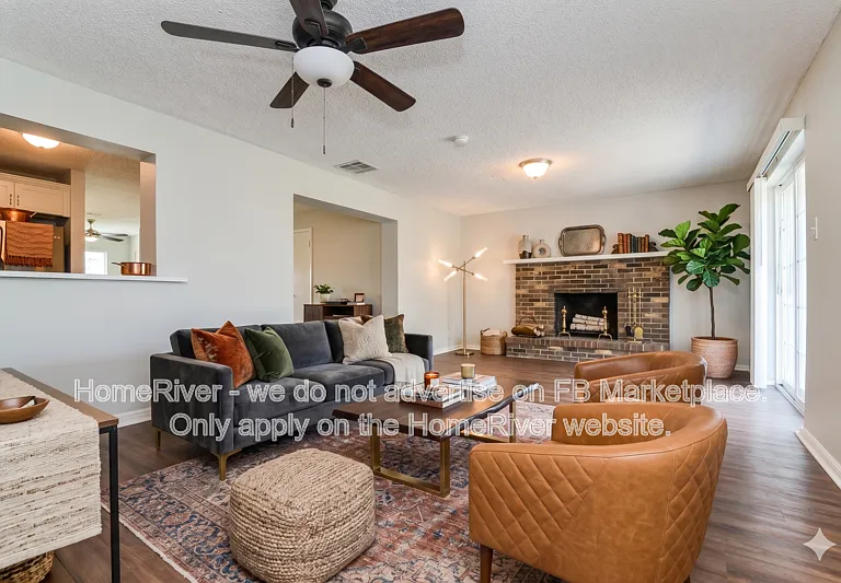 168 Dahlia Dr — Photo 2