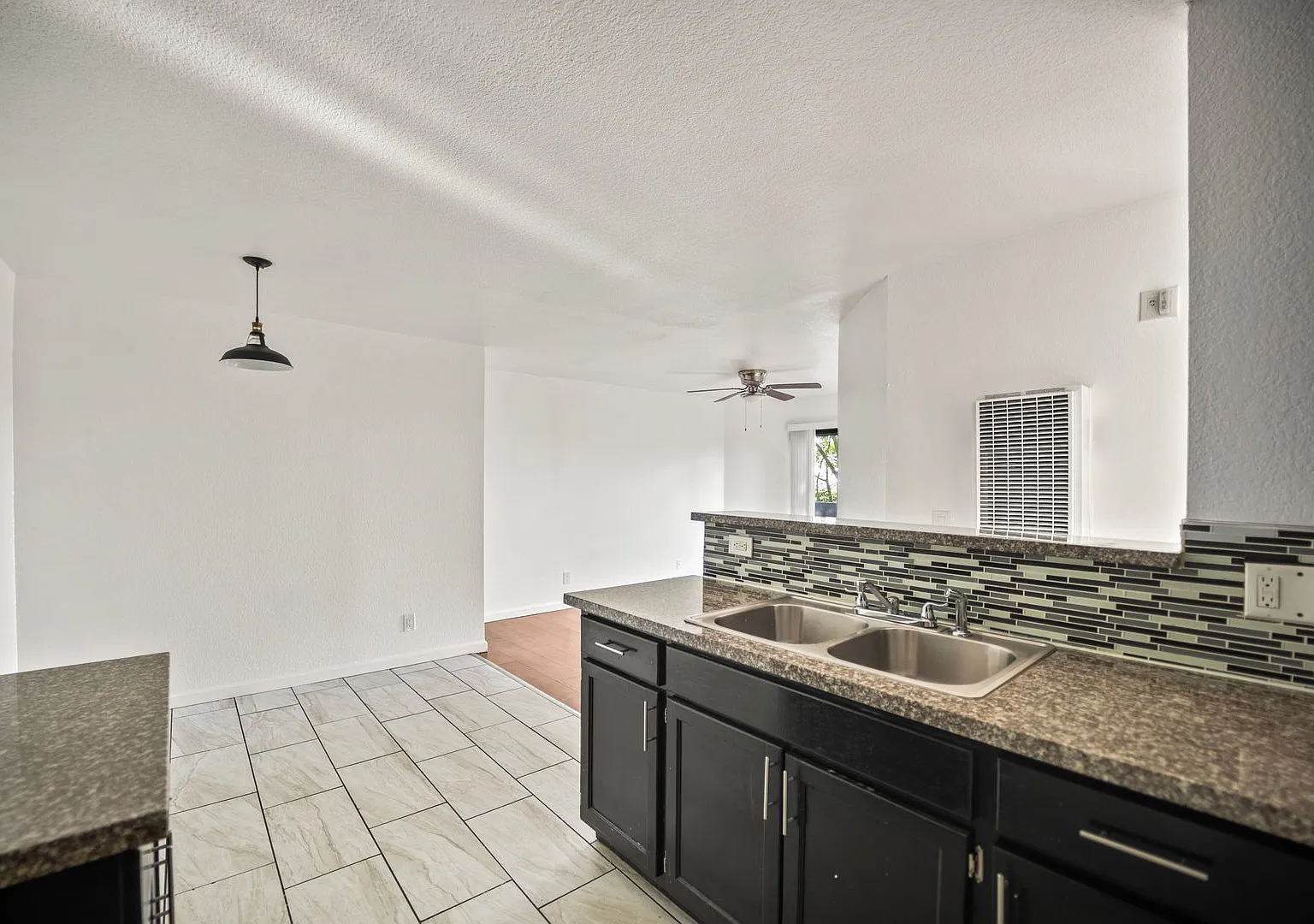 412 Coronado Terrace — Photo 4