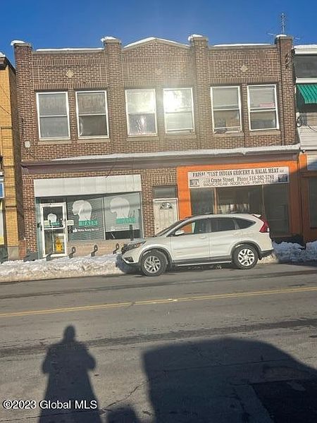 3rd image of 855 Crane Street