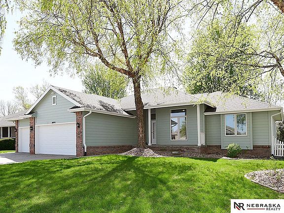 2nd image of 20911 Hampton Cir