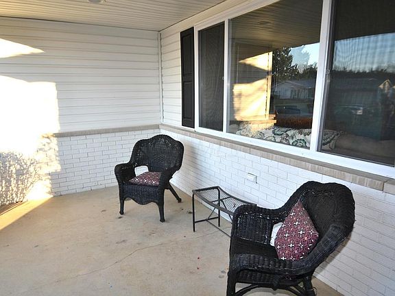 3rd image of 9756 Shalemar Dr