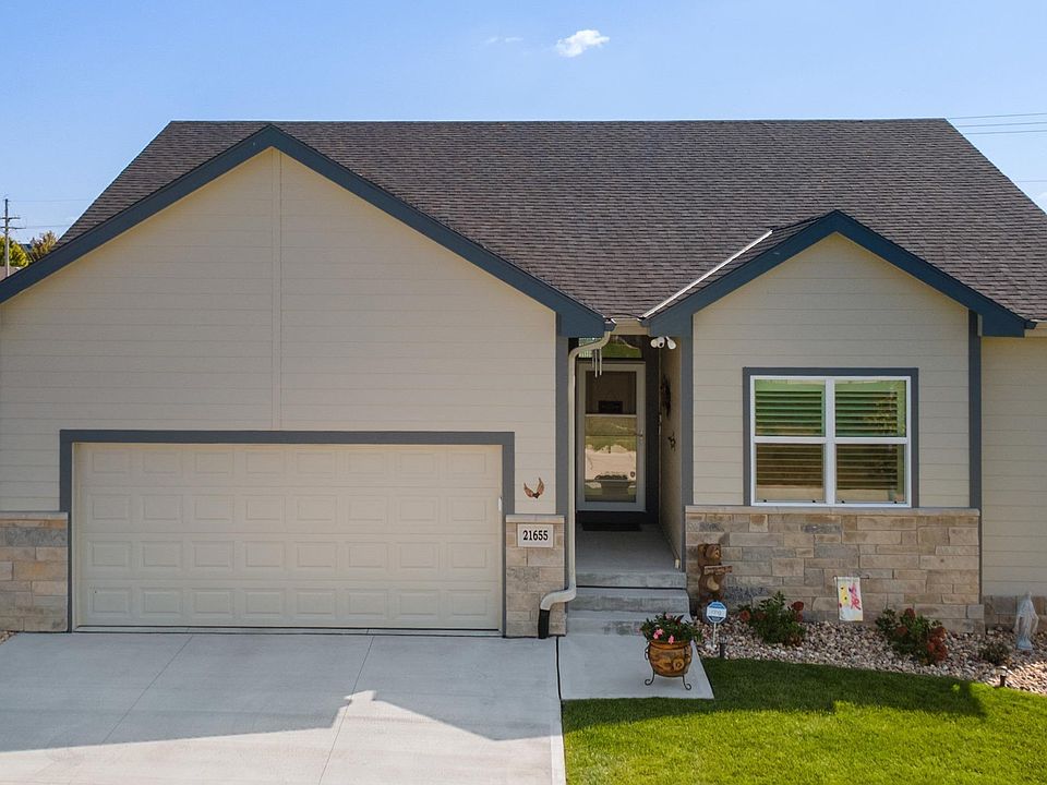 1st image of 21655 McClellan Dr