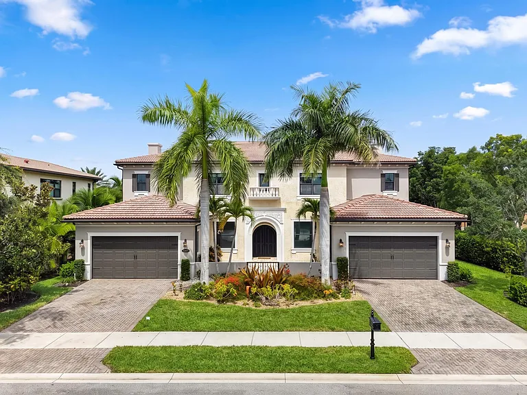 9065 Watercrest Cir E — Photo 1