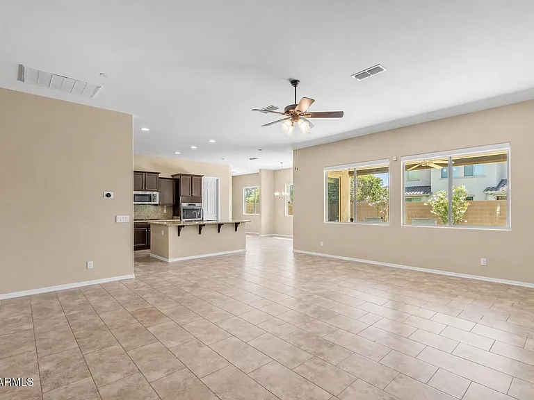 2827 E Muirfield St — Photo 8