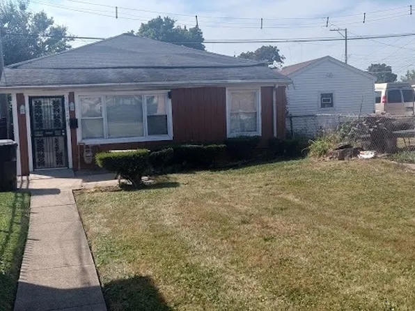 10324 S Eberhart Ave, Chicago, IL 60628