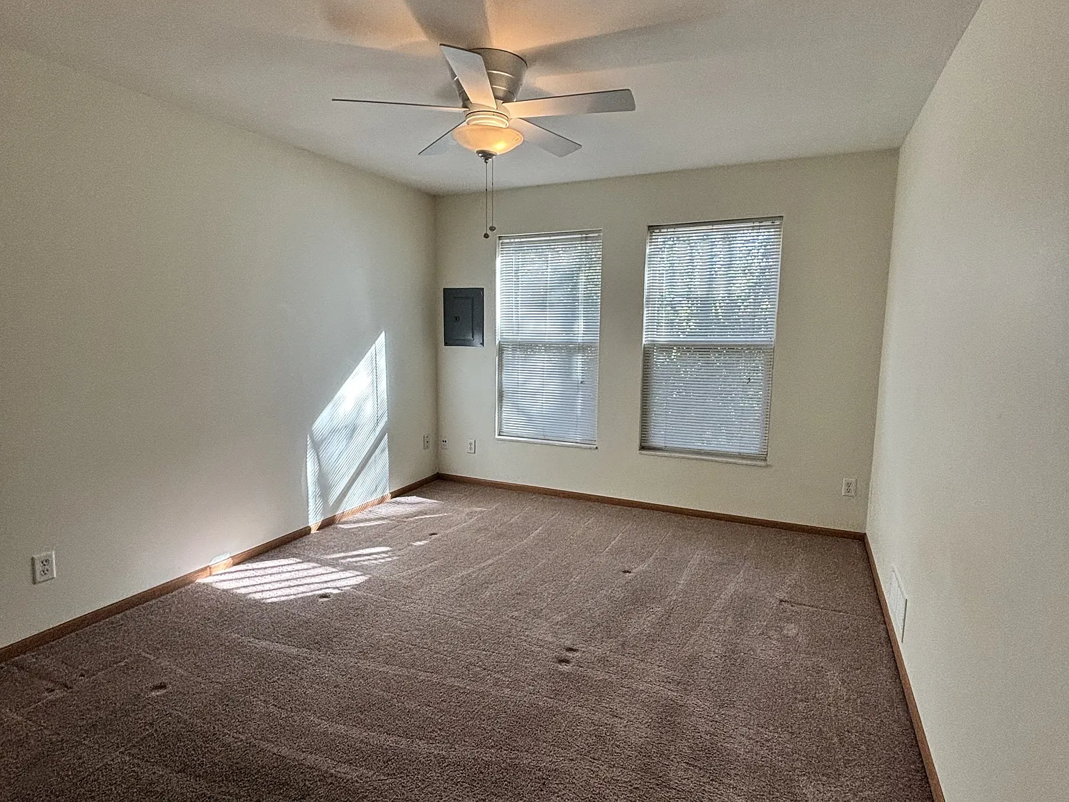 1041 Minns Drive - 3 — Photo 4