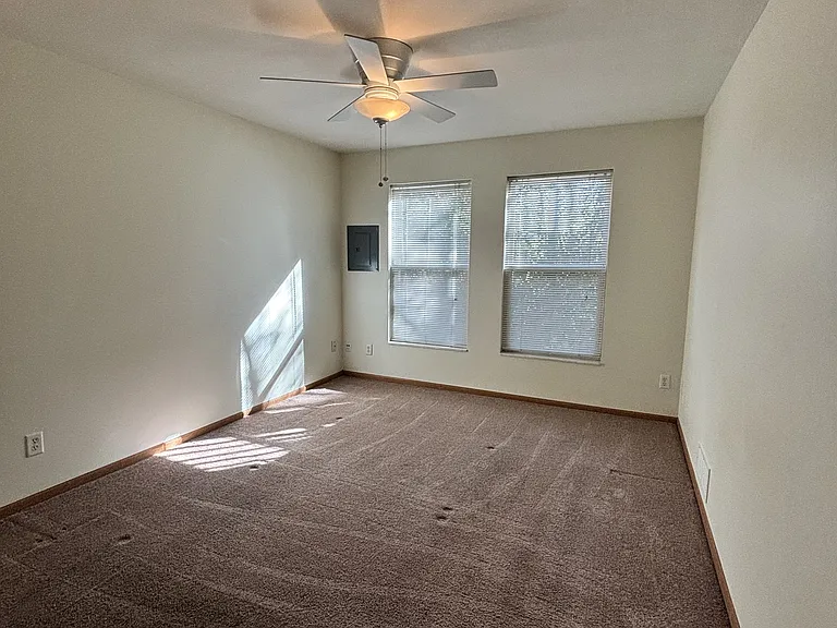 1041 Minns Dr #3 — Photo 3