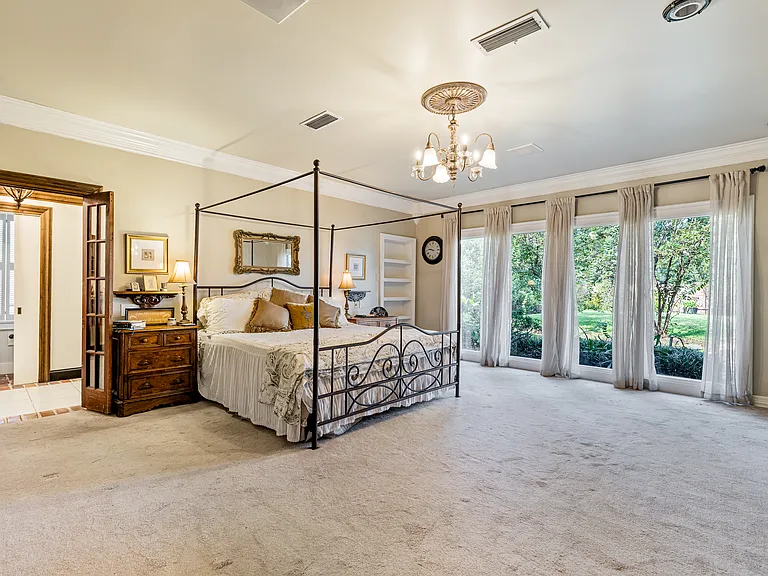 3400 Deborah Dr — Photo 25