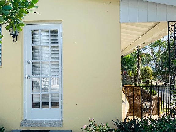2nd image of 402 S Palmway