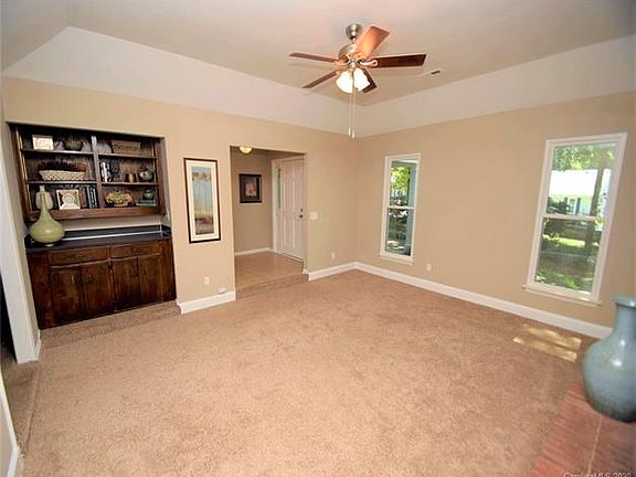 4th image of 10121 Santa Fe Ln