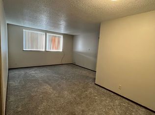 3739 W 9th St APT 1, Waterloo, IA 50702