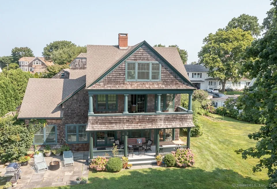 17 Agawam Ave
