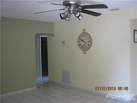 2nd image of 1070 NE 123rd St