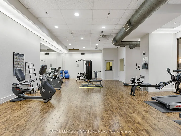 35 Ormskirk Ave #302 — Photo 38