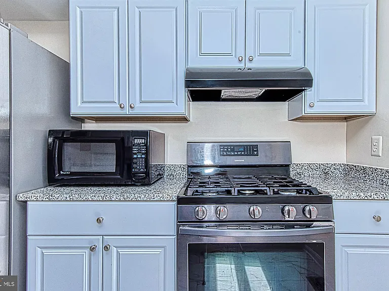 8467 Ivy Glen Ct — Photo 16