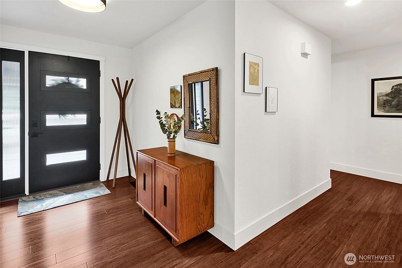 4th image of 3508 Seeley Street