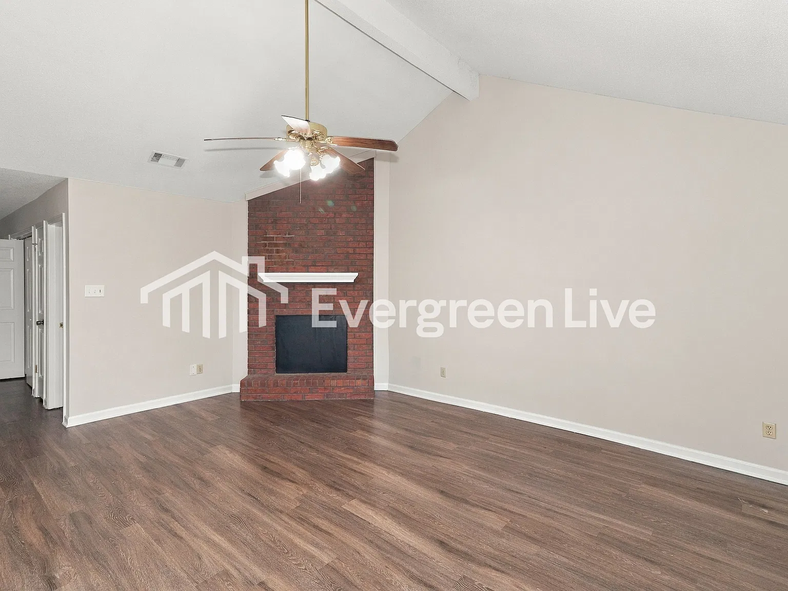 3 bed, 2.0 bath, 1216 sqft, $1,345 — Photo 3